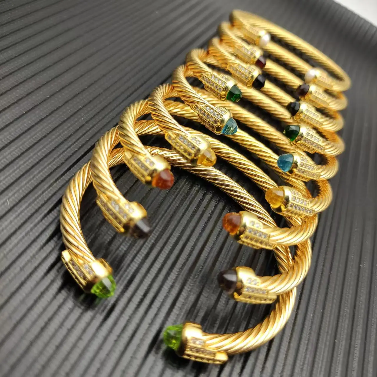 S925 sterling silver new 5MM gold diamond crystal bracelet neutral fashion personality simple hip-hop trend retro luxury jewelry
S925 sterling silver new 5MM gold diamond crystal bracelet neutral fashion personality simple hip-hop trend retro luxury jewelry