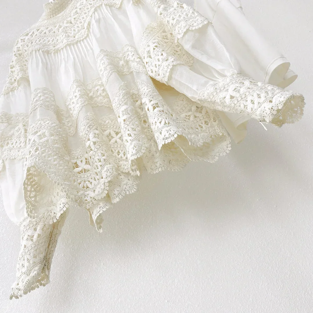 Elegant Vintage Lace Blouse Women Lantern Sleeve Hollow Out Retro Shirt High Neck Loose White Tops Spring Fashion Linen Silk
Elegant Vintage Lace Blouse Women Lantern Sleeve Hollow Out Retro Shirt High Neck Loose White Tops Spring Fashion Linen Silk