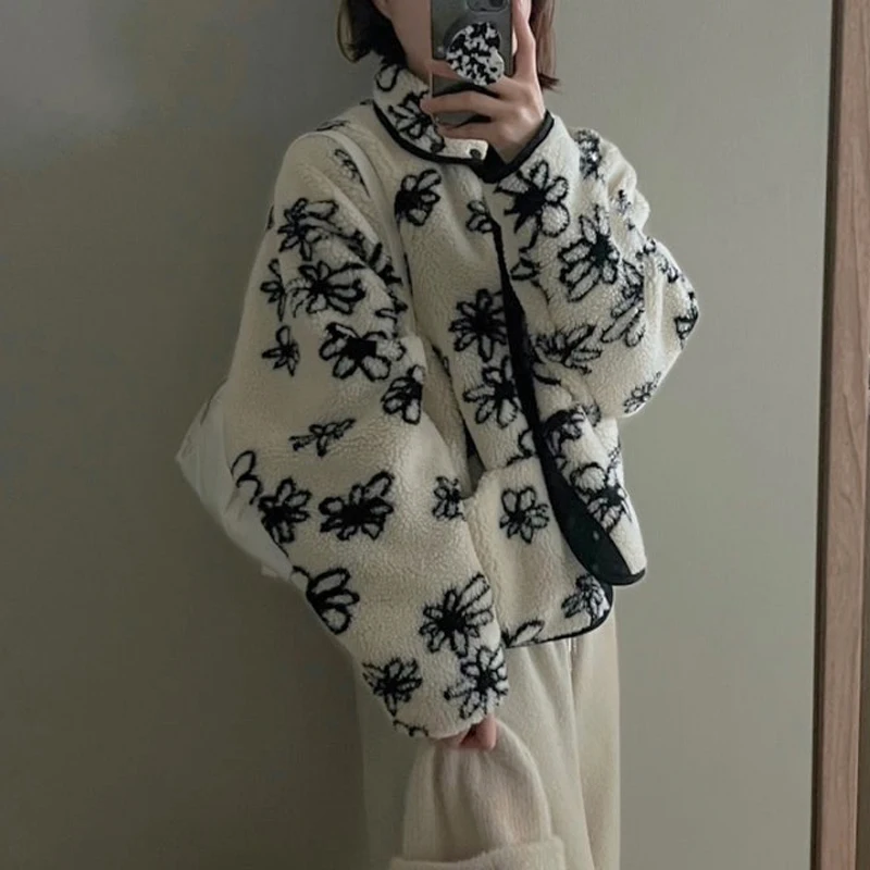 Versatile Double-Sided Lamb Fur Cotton Jaet Women's Anti-Aging Faionable Streetwear Long Sve Doll Collar Single Button
Versatile Double-Sided Lamb Fur Cotton Jaet Women's Anti-Aging Faionable Streetwear Long Sve Doll Collar Single Button