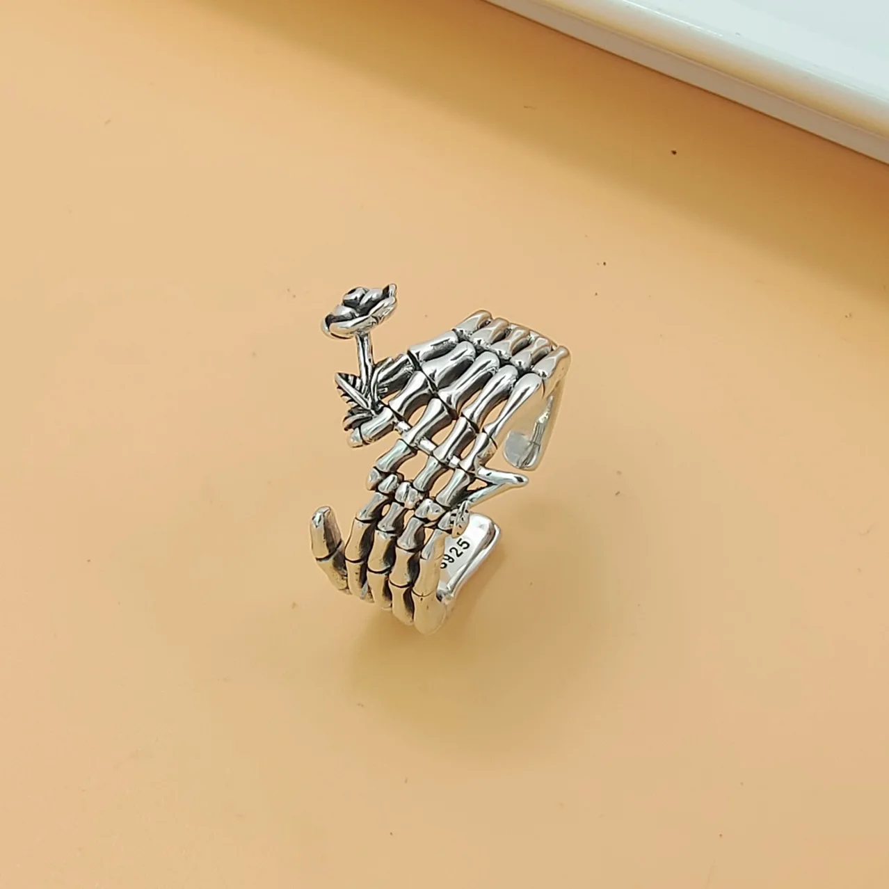 Dark Street retro index finger female special-interest design s925 Sterling Silver Palm rose ring Men's Fashion open ring
Dark Street retro index finger female special-interest design s925 Sterling Silver Palm rose ring Men's Fashion open ring