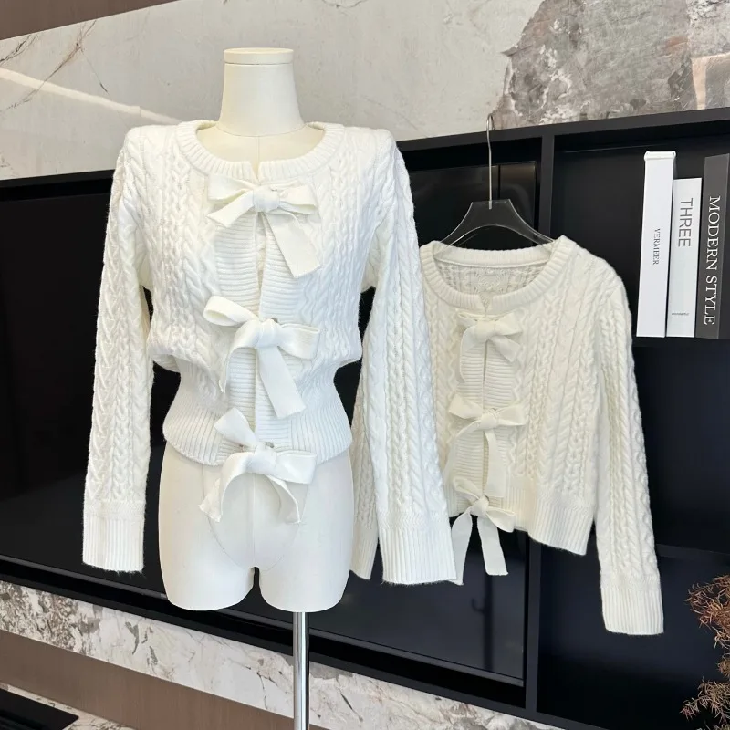 Sweet Hot Girl Suit Women's Autumn Bow O-neck Long-sleeved Knitted Cardigan Slim Camisole Two-piece Set Fashion Female Clothes
Sweet Hot Girl Suit Women's Autumn Bow O-neck Long-sleeved Knitted Cardigan Slim Camisole Two-piece Set Fashion Female Clothes