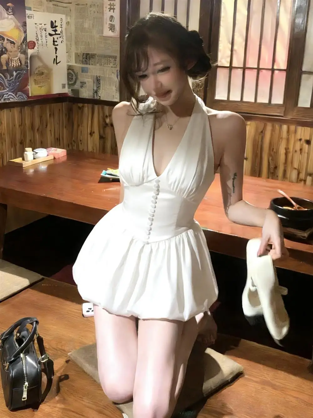 Stylish Versatile White Necklace Dress Women's Waist Cinching Flower Bud Short Skirt Design Sensual Slimming High Waist Short...
Stylish Versatile White Necklace Dress Women's Waist Cinching Flower Bud Short Skirt Design Sensual Slimming High Waist Short...