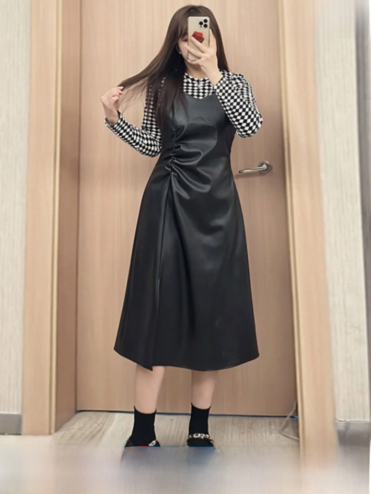 Комплект для полных женщин: весенний модный комплект с эффектом похудения, элегантный черно-белый комплект из юбки и топа, длинное платье А-силуэта
Комплект для полных женщин: весенний модный комплект с эффектом похудения, элегантный черно-белый комплект из юбки и топа, длинное платье А-силуэта