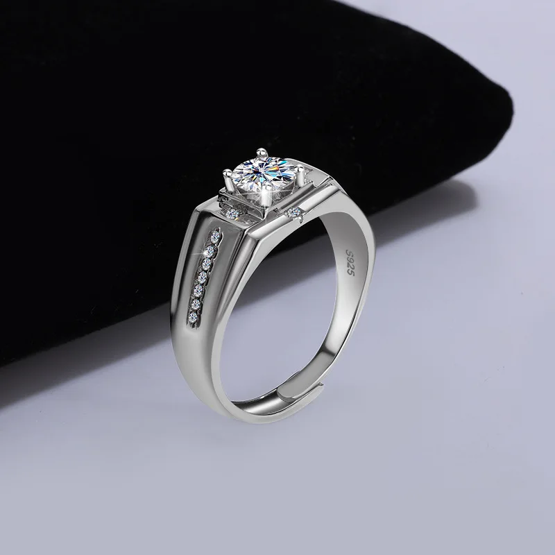 Высококачественное серебряное кольцо с муассанитом, мужское кольцо Platinum Knight, простое и элегантное мужское обручальное кольцо
Высококачественное серебряное кольцо с муассанитом, мужское кольцо Platinum Knight, простое и элегантное мужское обручальное кольцо