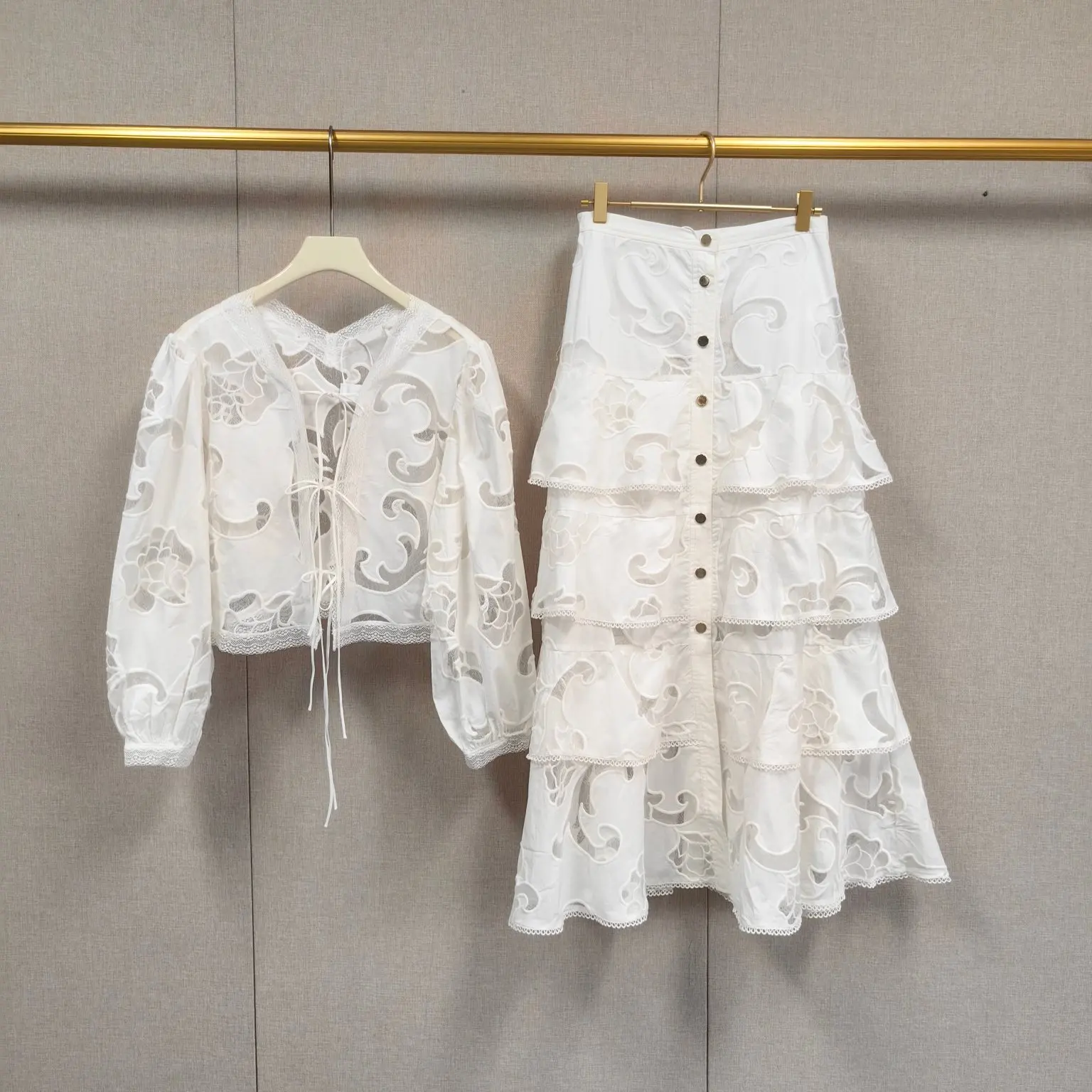 Elegant 2026 Spring Summer Embroidered White Belted Shirt Skirt Set Heavy Work Lace High Waist Short Cotton Blend Fashion Set
Elegant 2026 Spring Summer Embroidered White Belted Shirt Skirt Set Heavy Work Lace High Waist Short Cotton Blend Fashion Set