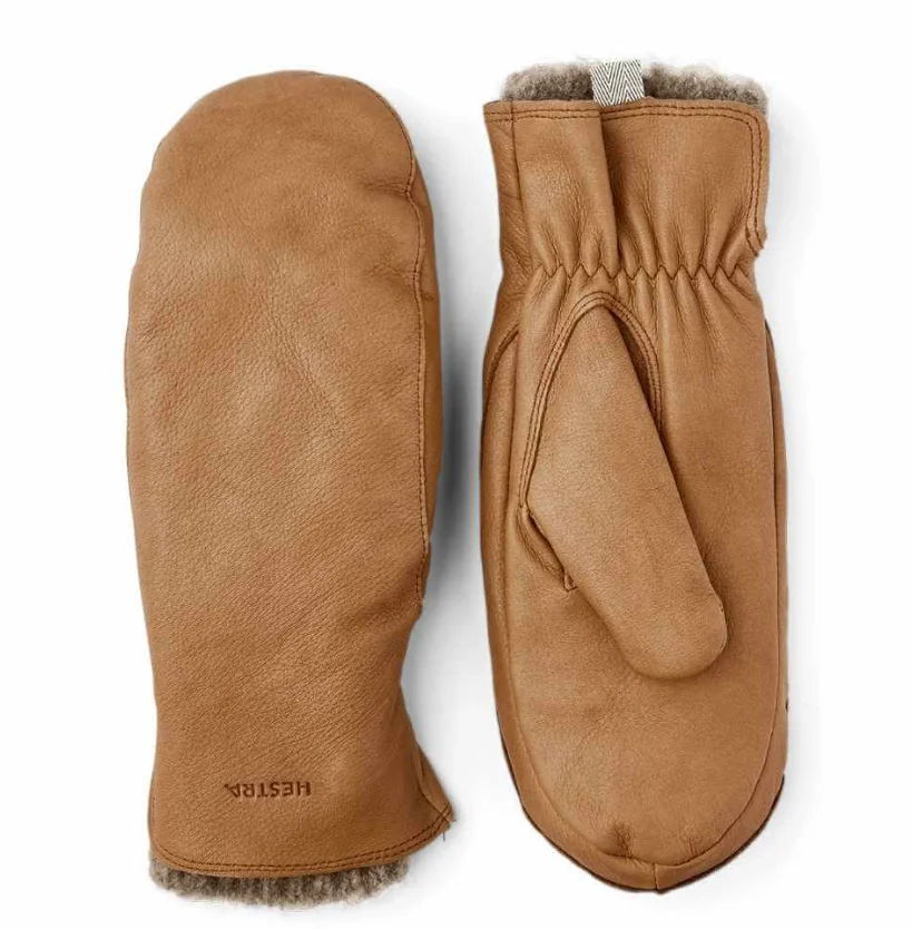 Women's leather gloves with multiple fingers made of deer leather have a soft and durable outer layer
Women's leather gloves with multiple fingers made of deer leather have a soft and durable outer layer