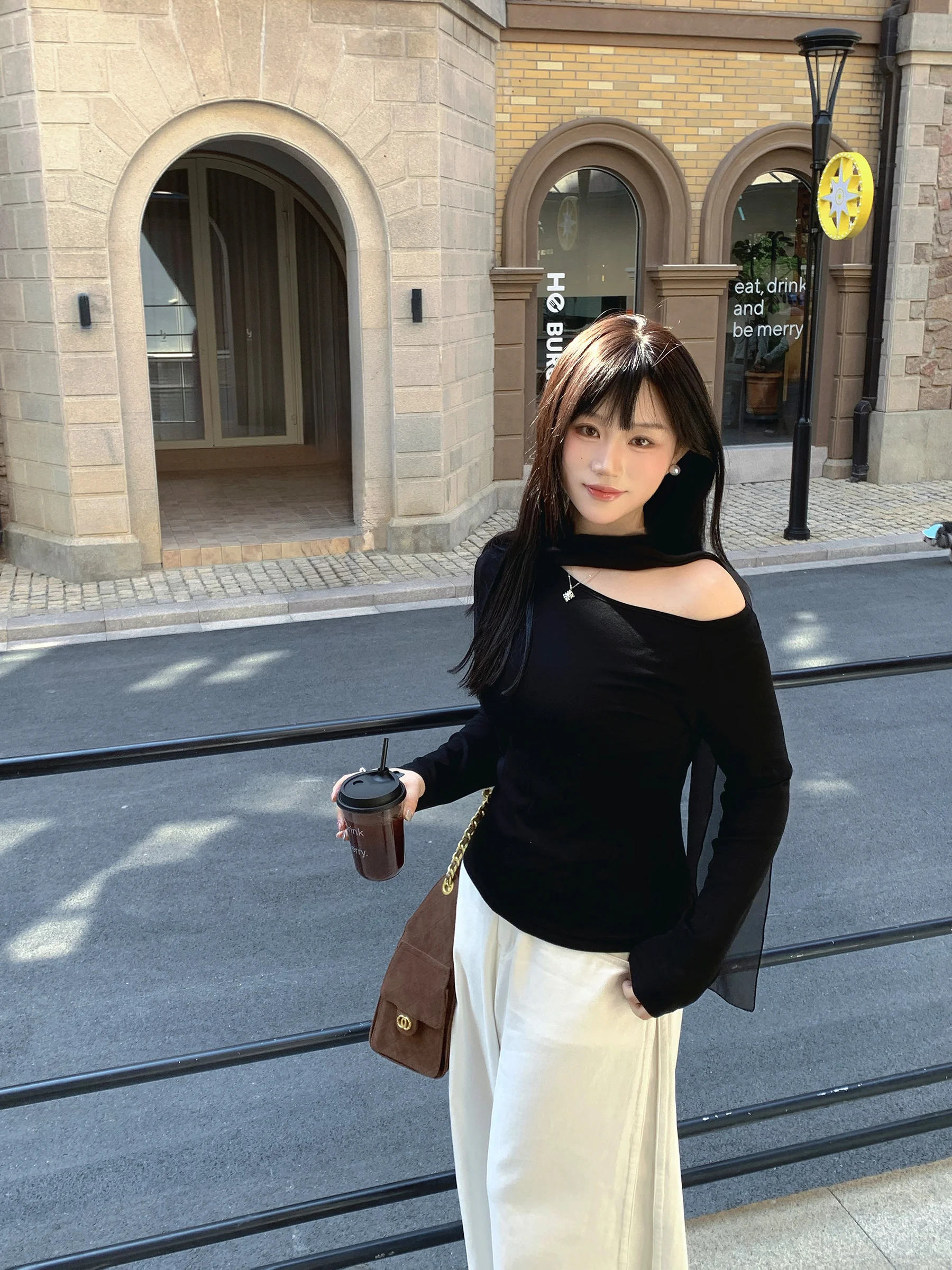 Черный вязаный свитер для женщин, облегающий топ с поясом в корейском стиле, для весеннего банкета, с дизайнерским принтом Moon Fi
Черный вязаный свитер для женщин, облегающий топ с поясом в корейском стиле, для весеннего банкета, с дизайнерским принтом Moon Fi