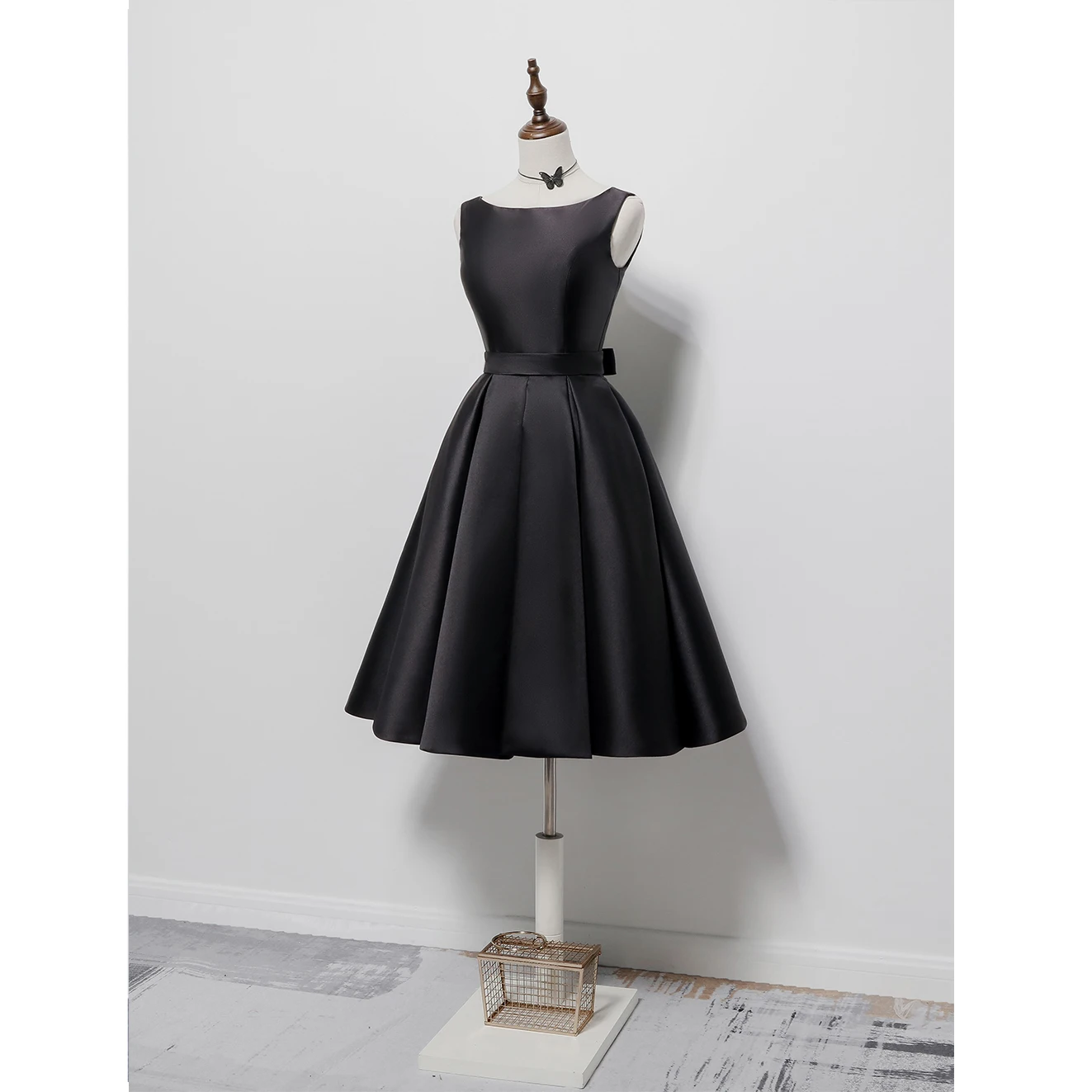 Gothic Short Prom Dresses Korean Hollow Bow Back Knee Length Little Black Party Gowns Night Maxi Homecoming Girls Wear 2023
Gothic Short Prom Dresses Korean Hollow Bow Back Knee Length Little Black Party Gowns Night Maxi Homecoming Girls Wear 2023
