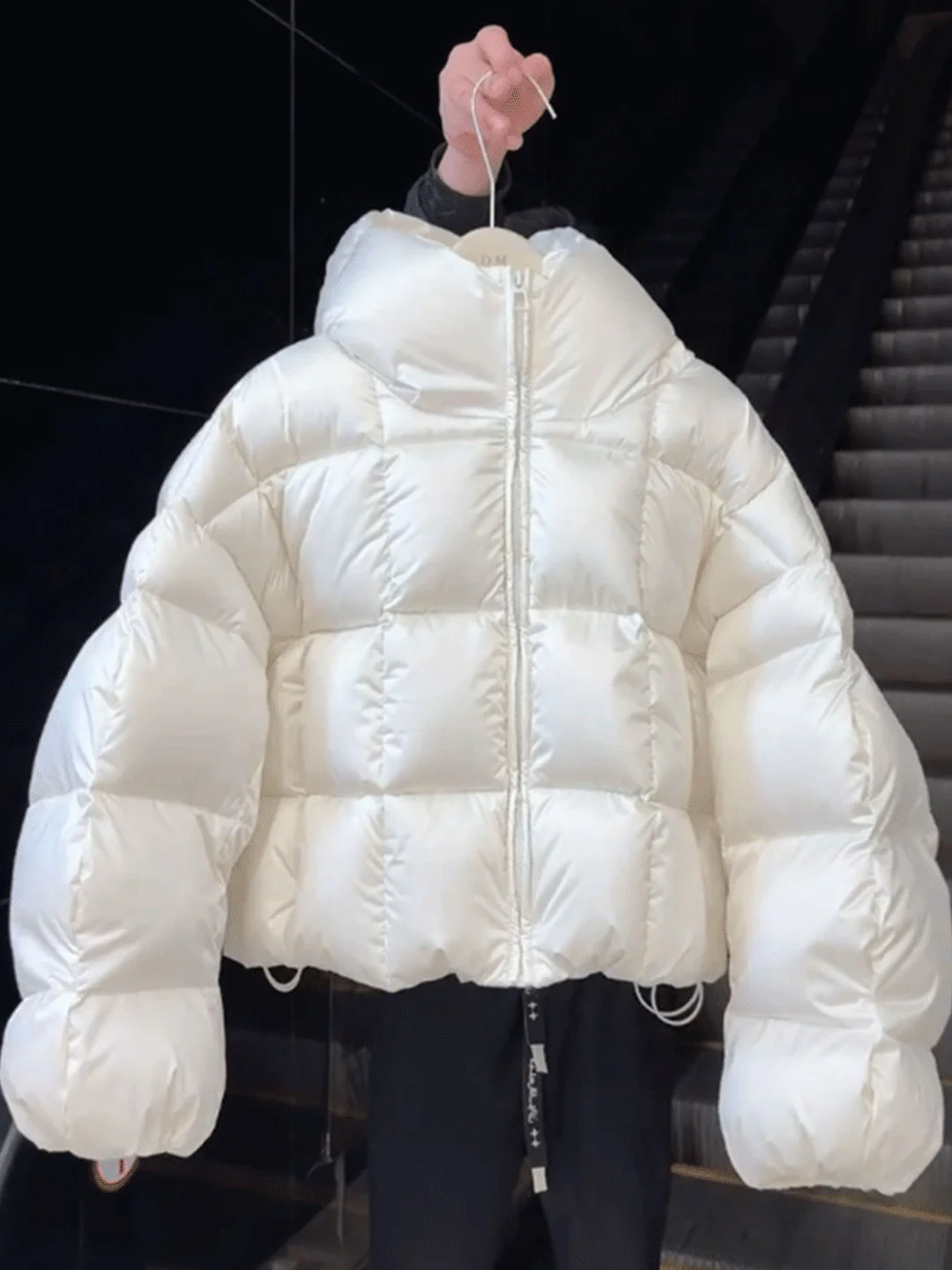 Women's Hooded down Cotton Jacket Thick Warm Winter Coat Unique Loose Short Style Zipper Closure Korean Fashion
Women's Hooded down Cotton Jacket Thick Warm Winter Coat Unique Loose Short Style Zipper Closure Korean Fashion