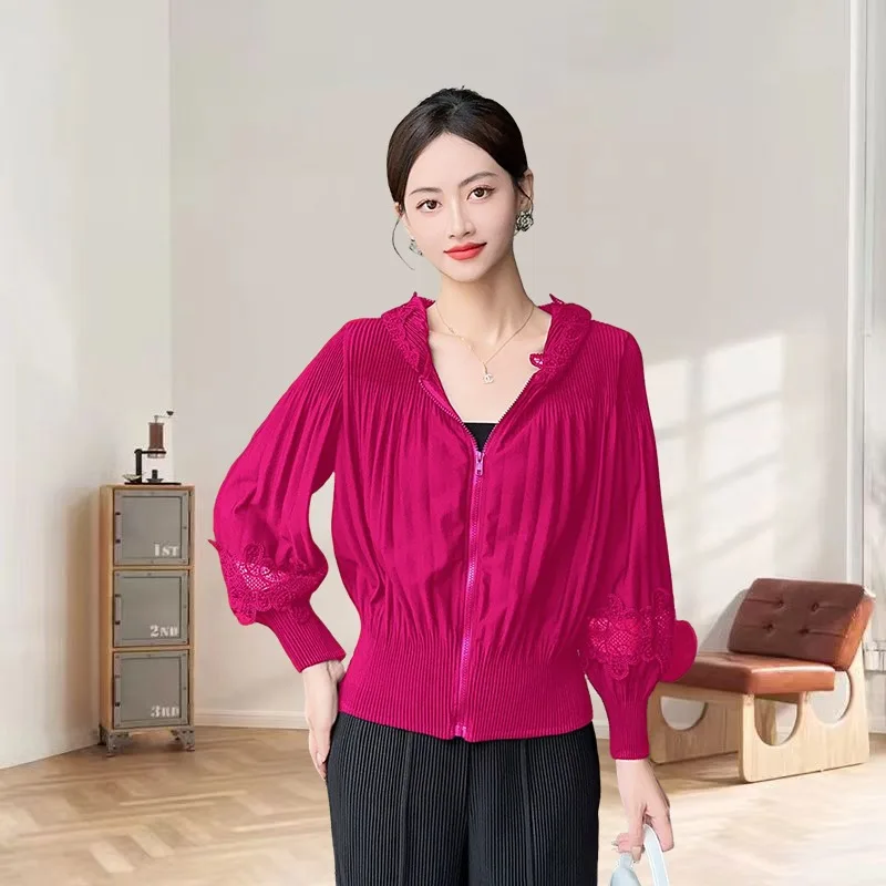 Miyake Pleated Jacket Autumn 2025 New Women's New Casual Sports Style Hooded Coat Design Lace Splicing Zipper Cardigan Top
Miyake Pleated Jacket Autumn 2025 New Women's New Casual Sports Style Hooded Coat Design Lace Splicing Zipper Cardigan Top
