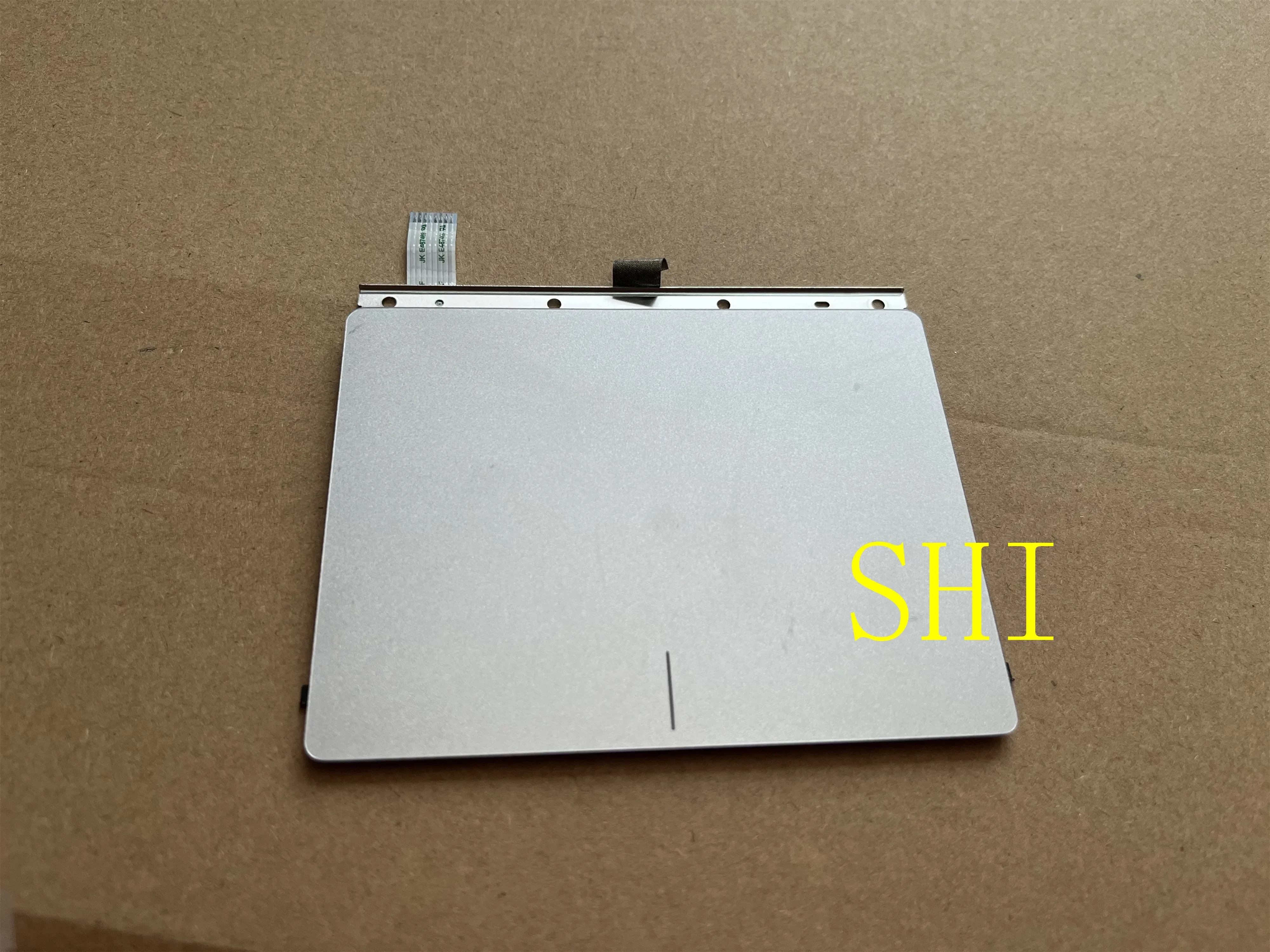 047H4C Used FOR DELL Inspiron 5570 5575 laptop black Touchpad Sensor board 47H4C free shipping
047H4C Used FOR DELL Inspiron 5570 5575 laptop black Touchpad Sensor board 47H4C free shipping