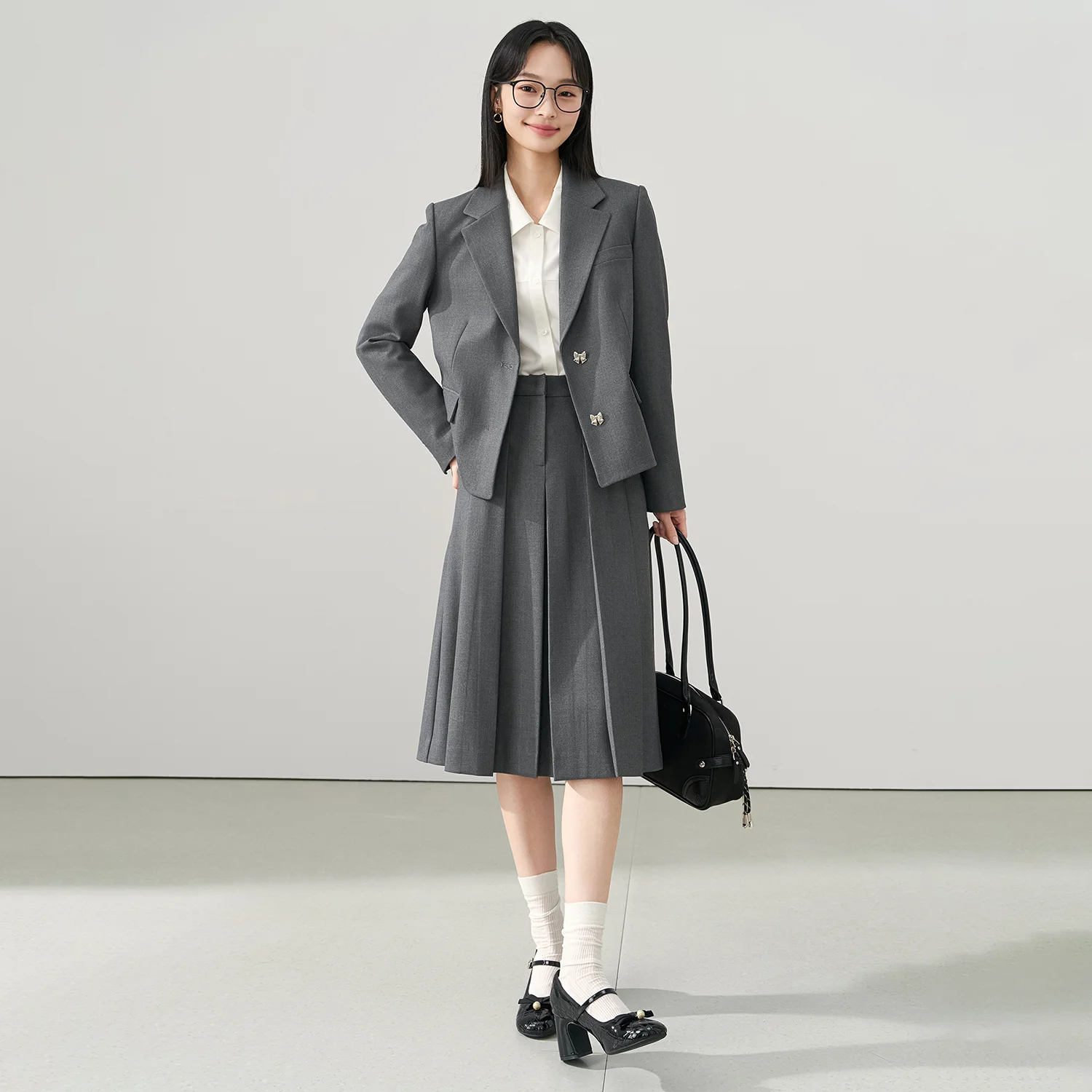 Allingentle серый женский комплект из 2 предметов, блейзер на одной пуговице, модный женский костюм с юбкой, комплект для офисной одежды на заказ
Allingentle серый женский комплект из 2 предметов, блейзер на одной пуговице, модный женский костюм с юбкой, комплект для офисной одежды на заказ