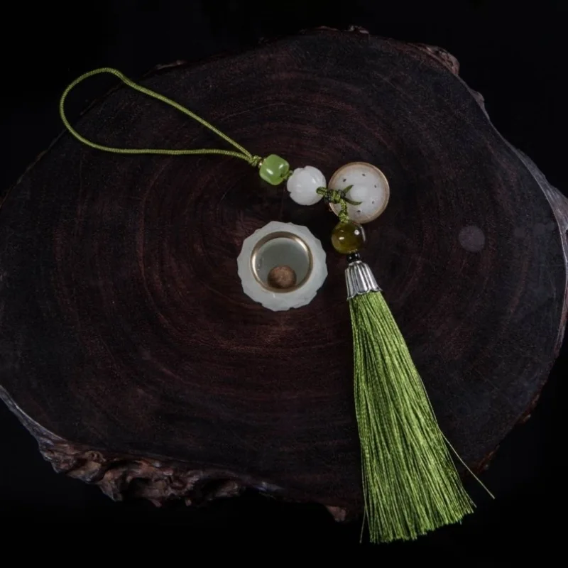 Carving Hollow Sandalwood Carry Fragrance Lucky Gourd Plant Essence Fragrant Bag Keychain Luminous Stone Lotus Teapot Wood Gifts
Carving Hollow Sandalwood Carry Fragrance Lucky Gourd Plant Essence Fragrant Bag Keychain Luminous Stone Lotus Teapot Wood Gifts