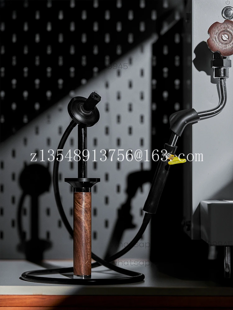 Italian coffee machine brewing head steam cleaning brush, commercial high-pressure anti scalding solid wood handle
Italian coffee machine brewing head steam cleaning brush, commercial high-pressure anti scalding solid wood handle