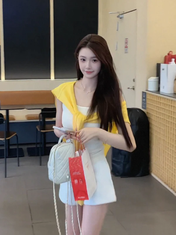 Korean Style Knitted Slimming Tank Top And Shawl Two Piece Set Women's Summer New Fashion Slimming Casual Set Short Sleeve V ...
Korean Style Knitted Slimming Tank Top And Shawl Two Piece Set Women's Summer New Fashion Slimming Casual Set Short Sleeve V ...