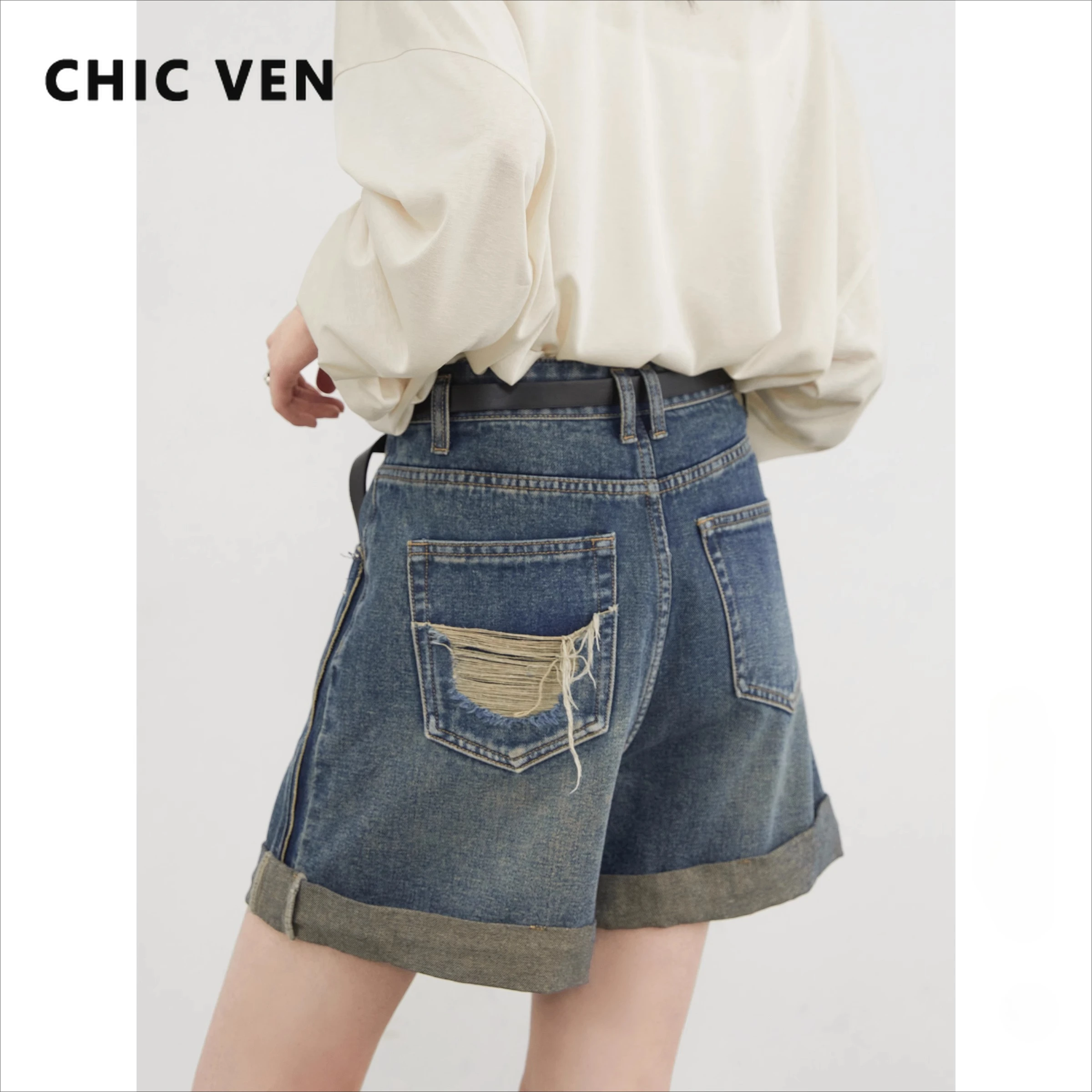 CHIC VEN Women Shorts Blue Vintage High Waisted Flanging A-line Flared Jeans Shorts Female Wide Leg Denim Pants Summer 2025
CHIC VEN Women Shorts Blue Vintage High Waisted Flanging A-line Flared Jeans Shorts Female Wide Leg Denim Pants Summer 2025