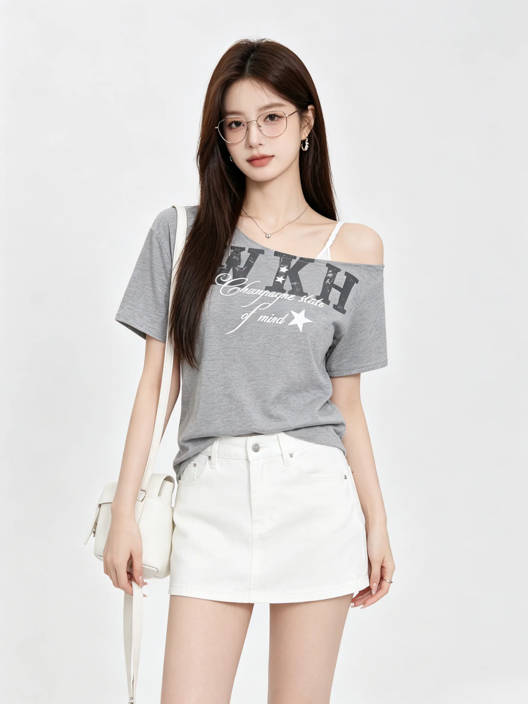 Casual Chic Age-Defying Design Shoulder-Baring Short-Sleeve T-Shirt Summer Skin-Friendly Slimming Top Korean Style Standard Fit
Casual Chic Age-Defying Design Shoulder-Baring Short-Sleeve T-Shirt Summer Skin-Friendly Slimming Top Korean Style Standard Fit