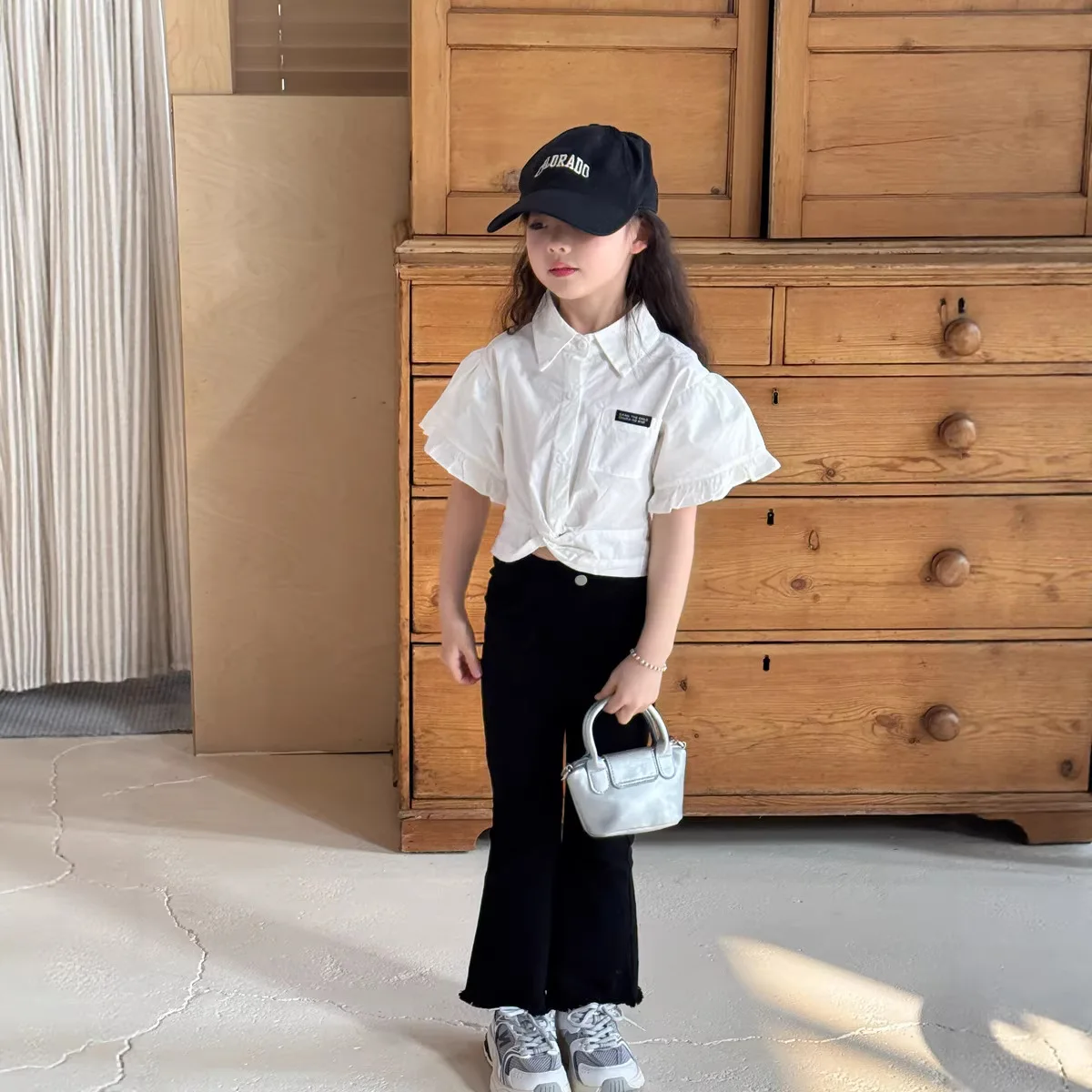 Children Clothing Girls Sweet Design Sense Puffed Sleeve Top 2026 Summer New Girls Korean Style Versatile Short Sleeved Shirt
Children Clothing Girls Sweet Design Sense Puffed Sleeve Top 2026 Summer New Girls Korean Style Versatile Short Sleeved Shirt