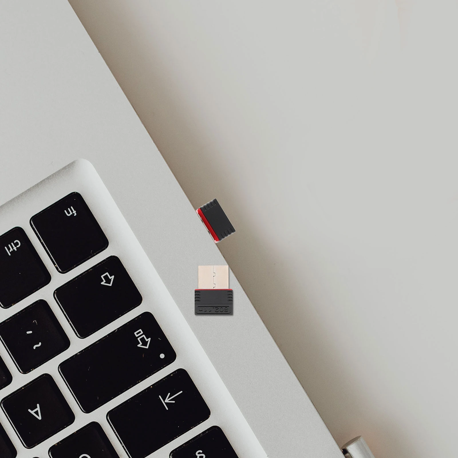 2pcs Wireless Network Card High Speed USB WiFi Adapter for Laptop Desktop Easy Connection Strong Signal Compatibility
2pcs Wireless Network Card High Speed USB WiFi Adapter for Laptop Desktop Easy Connection Strong Signal Compatibility