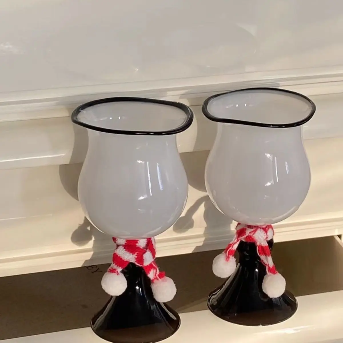 Retro Ceramic Tall Glasses, French Cocktail Glasses, Niche High-end Coffee Cups, Water Cups with Irregular Colors
Retro Ceramic Tall Glasses, French Cocktail Glasses, Niche High-end Coffee Cups, Water Cups with Irregular Colors