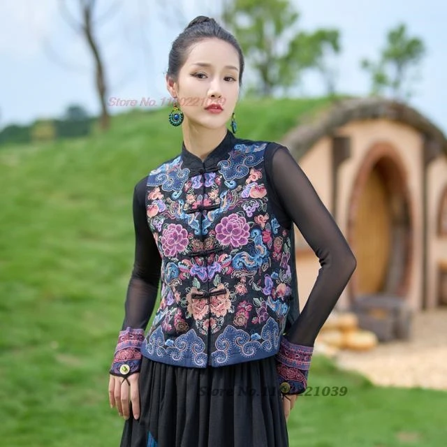 2025 chinese vintage vest retro sleeveless jacket national flower embroidery stand collar folk vest traditional jacquard vest
2025 chinese vintage vest retro sleeveless jacket national flower embroidery stand collar folk vest traditional jacquard vest