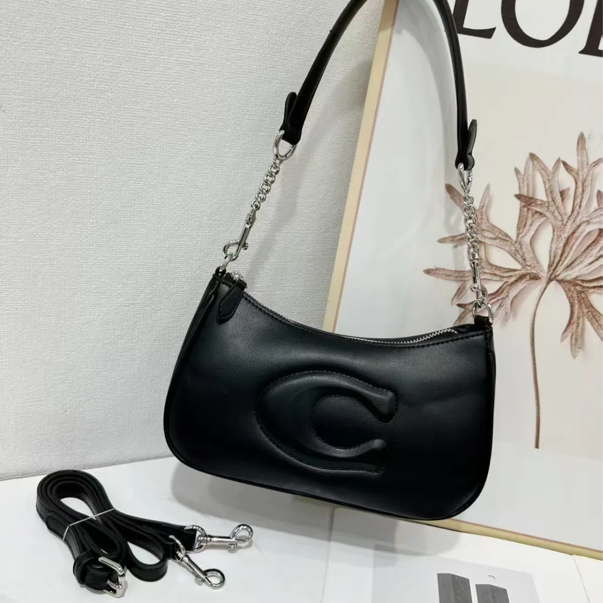 Осень-зима 2025 г., большая вместительная сумка для женщин, просторная сумка через плечо с верхней ручкой, минималистичная сумка через плечо на каждый день
Осень-зима 2025 г., большая вместительная сумка для женщин, просторная сумка через плечо с верхней ручкой, минималистичная сумка через плечо на каждый день