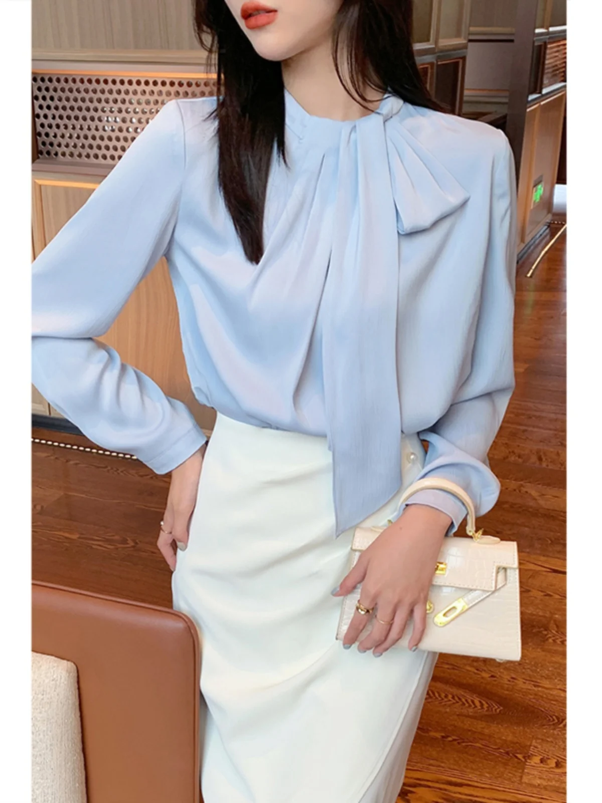 Spring 2026 Women's Silk Satin Long Sleeve Bow Tie Stand Collar Shirt Versatile Elegant French Style Straight Cut Polyester F...
Spring 2026 Women's Silk Satin Long Sleeve Bow Tie Stand Collar Shirt Versatile Elegant French Style Straight Cut Polyester F...