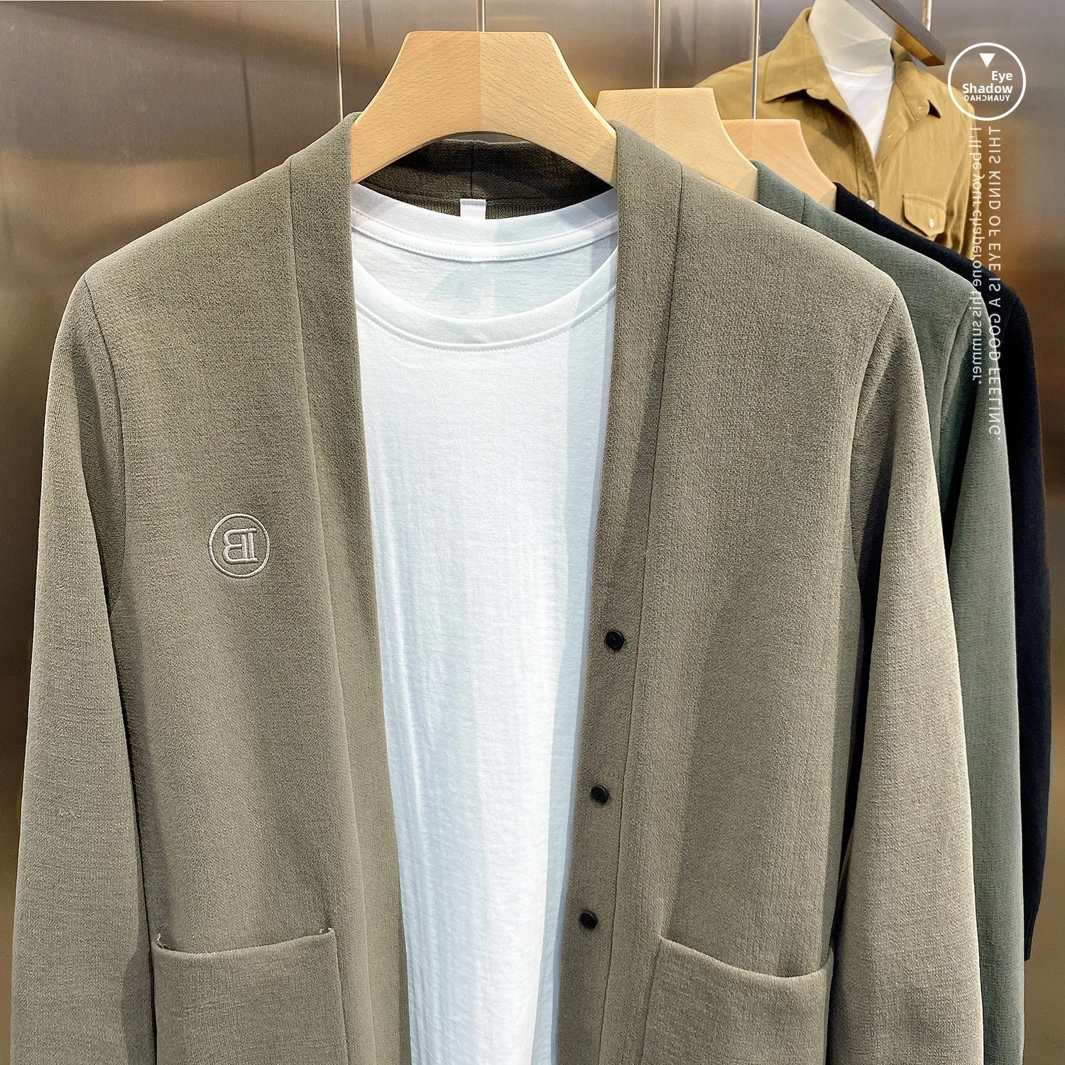Comfortable Men's Knitted Cardigan ort Sle V-Ne Long Sve Retro Casual Faion Outerwear Youthful Winter Outerwear
Comfortable Men's Knitted Cardigan ort Sle V-Ne Long Sve Retro Casual Faion Outerwear Youthful Winter Outerwear