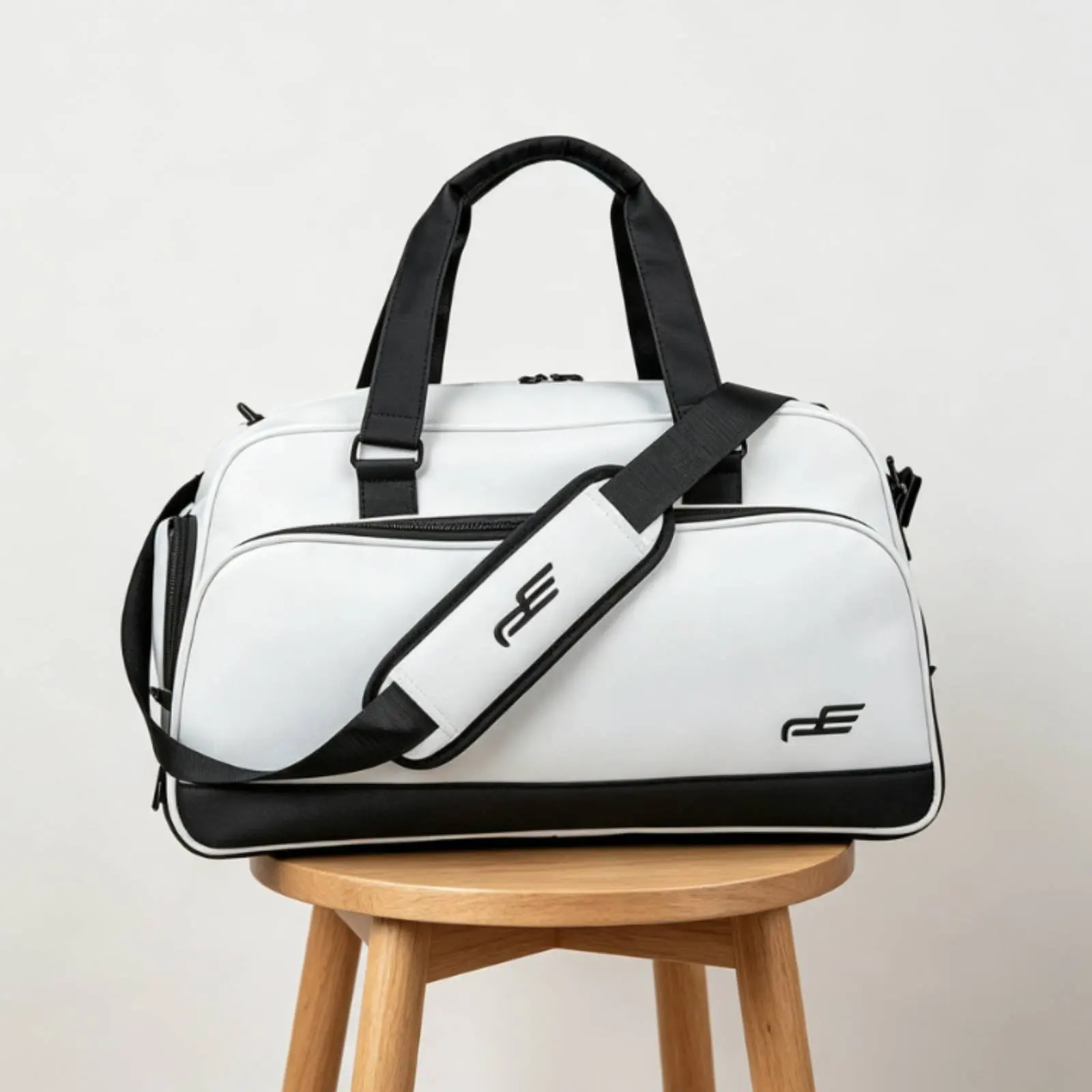 Golf Clothing Bag Simple Design Golf Duffel Bag Luggage Separate Shoe Compartment Outdoor Equipment Portable for Golfers
Golf Clothing Bag Simple Design Golf Duffel Bag Luggage Separate Shoe Compartment Outdoor Equipment Portable for Golfers