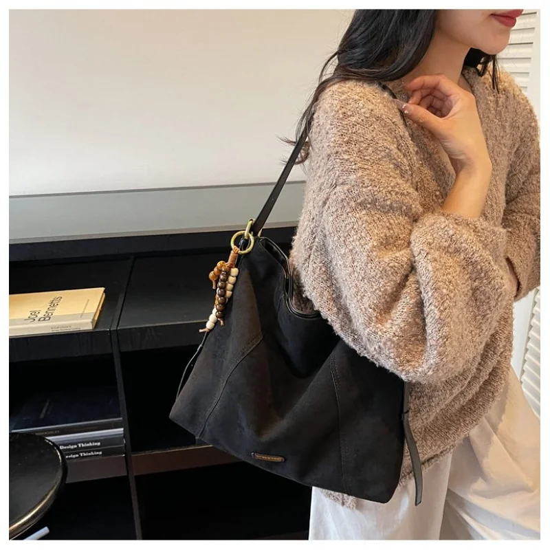 High-Quality Ladies Tote Bag Crafted From Faux Leather Featuring High-End Cyprus Neat Lightweight Vintage Look
High-Quality Ladies Tote Bag Crafted From Faux Leather Featuring High-End Cyprus Neat Lightweight Vintage Look