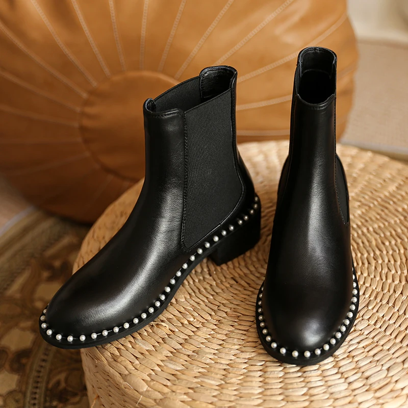 AIWEZG Fashionable Minimalist Ankle Boots: Top-Grain Leather, Fleece-Lined, Pearl-Embellished, Low-Heeled with Crisscross Laces
AIWEZG Fashionable Minimalist Ankle Boots: Top-Grain Leather, Fleece-Lined, Pearl-Embellished, Low-Heeled with Crisscross Laces