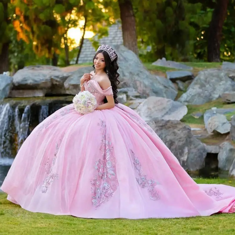 Pink Shiny Princess Quinceanera Dresses Glitter Off Shoulder Beaded Applique Lace Tull Sweet 16 Dress Vestido de 15 años
Pink Shiny Princess Quinceanera Dresses Glitter Off Shoulder Beaded Applique Lace Tull Sweet 16 Dress Vestido de 15 años