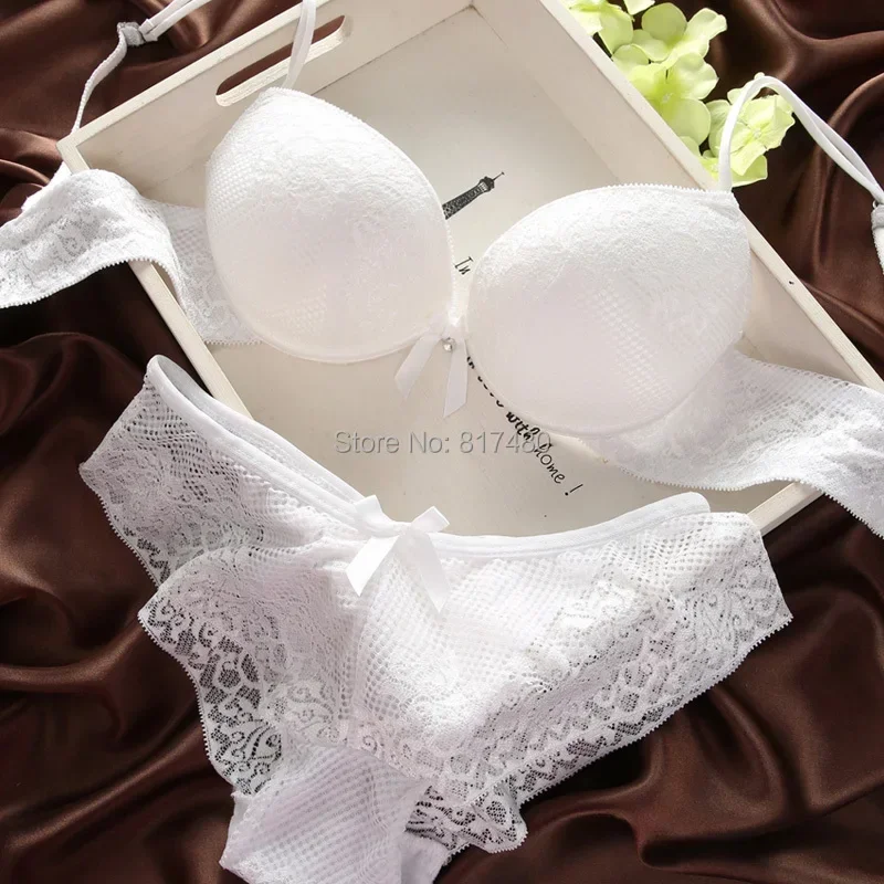 Women Lace French Bra Sets Seamless Underwear Backless Vest Sexy Panties Wireless Padded Hollow Out Ultrathin Briefs Female
Women Lace French Bra Sets Seamless Underwear Backless Vest Sexy Panties Wireless Padded Hollow Out Ultrathin Briefs Female