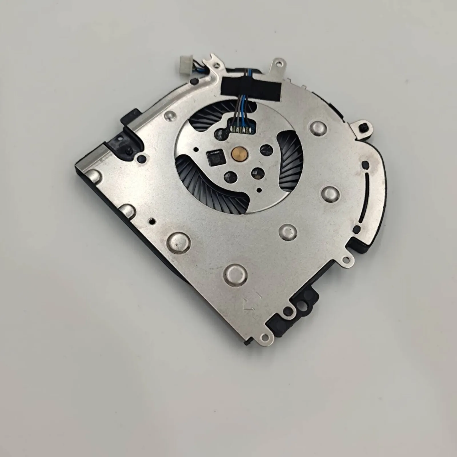 Вентилятор охлаждения процессора для ноутбуков HP 840 G5 G6/745 G5 G6/845 G5 G6/ZBOOK 14U G5 G6
Вентилятор охлаждения процессора для ноутбуков HP 840 G5 G6/745 G5 G6/845 G5 G6/ZBOOK 14U G5 G6