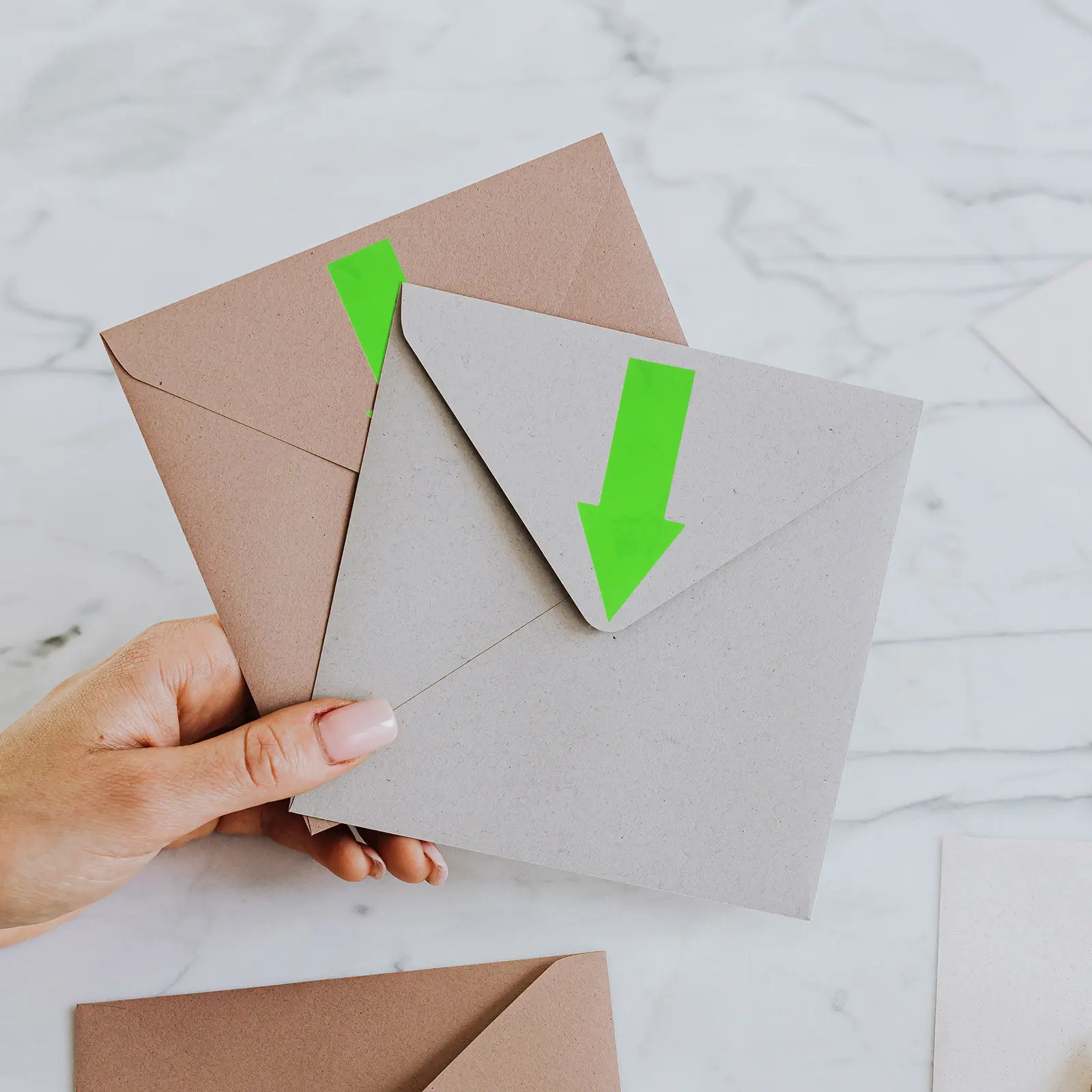 Fluorescent Direction Arrow Stickers 1 Roll -Off Adhesive Sealing Labels for Packaging Baking Gifts Envelopes DIY
Fluorescent Direction Arrow Stickers 1 Roll -Off Adhesive Sealing Labels for Packaging Baking Gifts Envelopes DIY