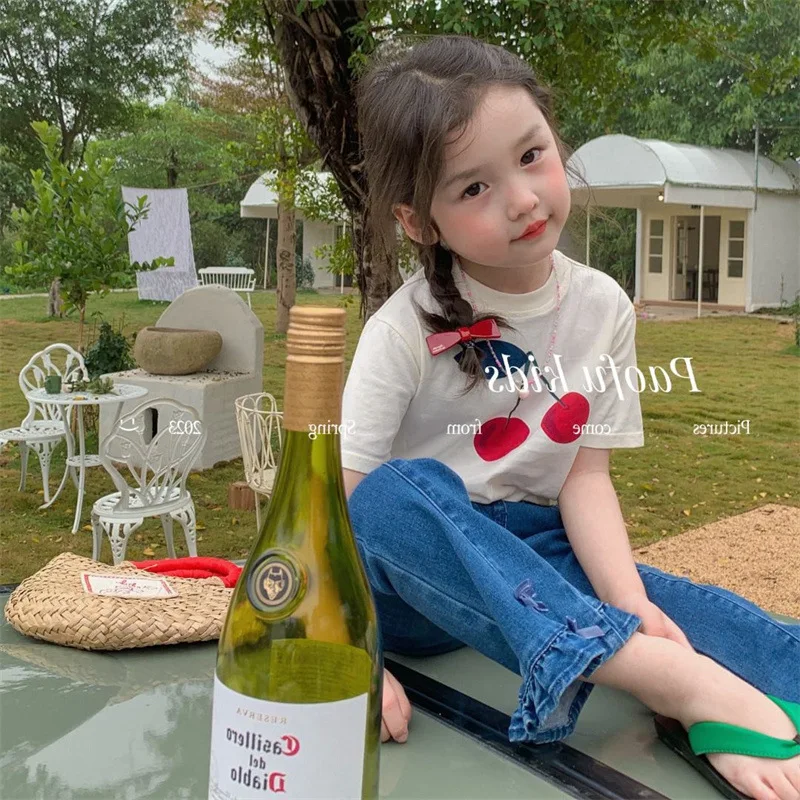 Baby Girl Top Children 2024 Summer New Children T-shirt Girls Korean Fashion Sweat Absorption Round Neck Cherry White Base Top
Baby Girl Top Children 2024 Summer New Children T-shirt Girls Korean Fashion Sweat Absorption Round Neck Cherry White Base Top