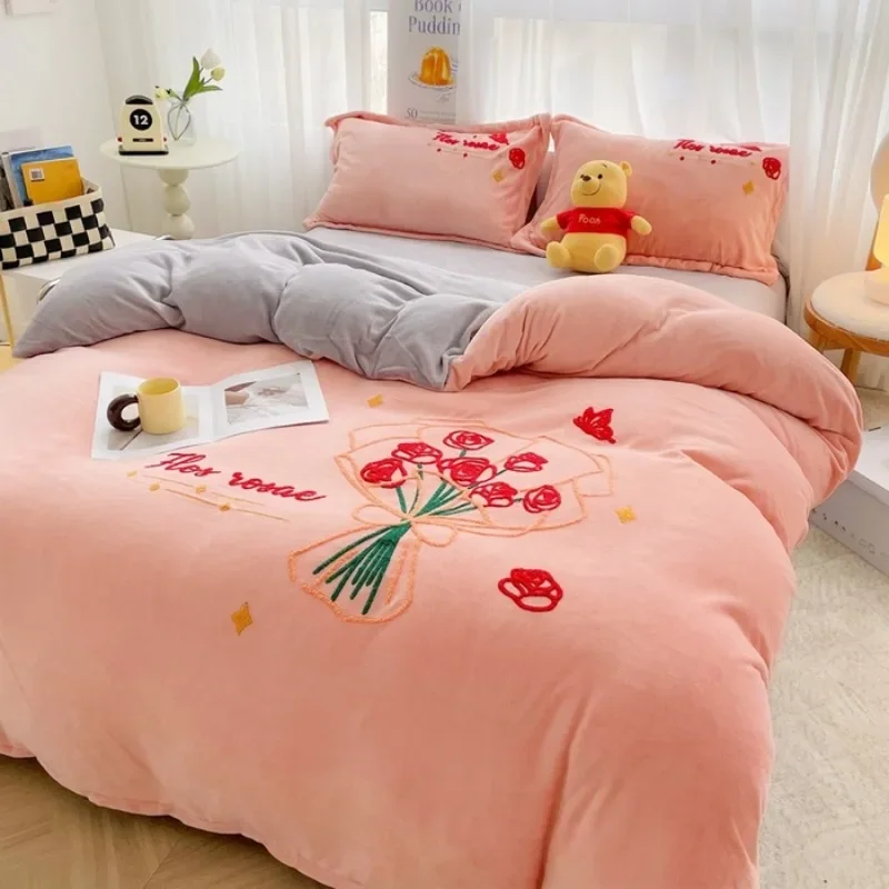 2024 new towel embroidered sticker embroidered milk fleece four-piece set thickened 220g winter warm bed sheet kit
2024 new towel embroidered sticker embroidered milk fleece four-piece set thickened 220g winter warm bed sheet kit