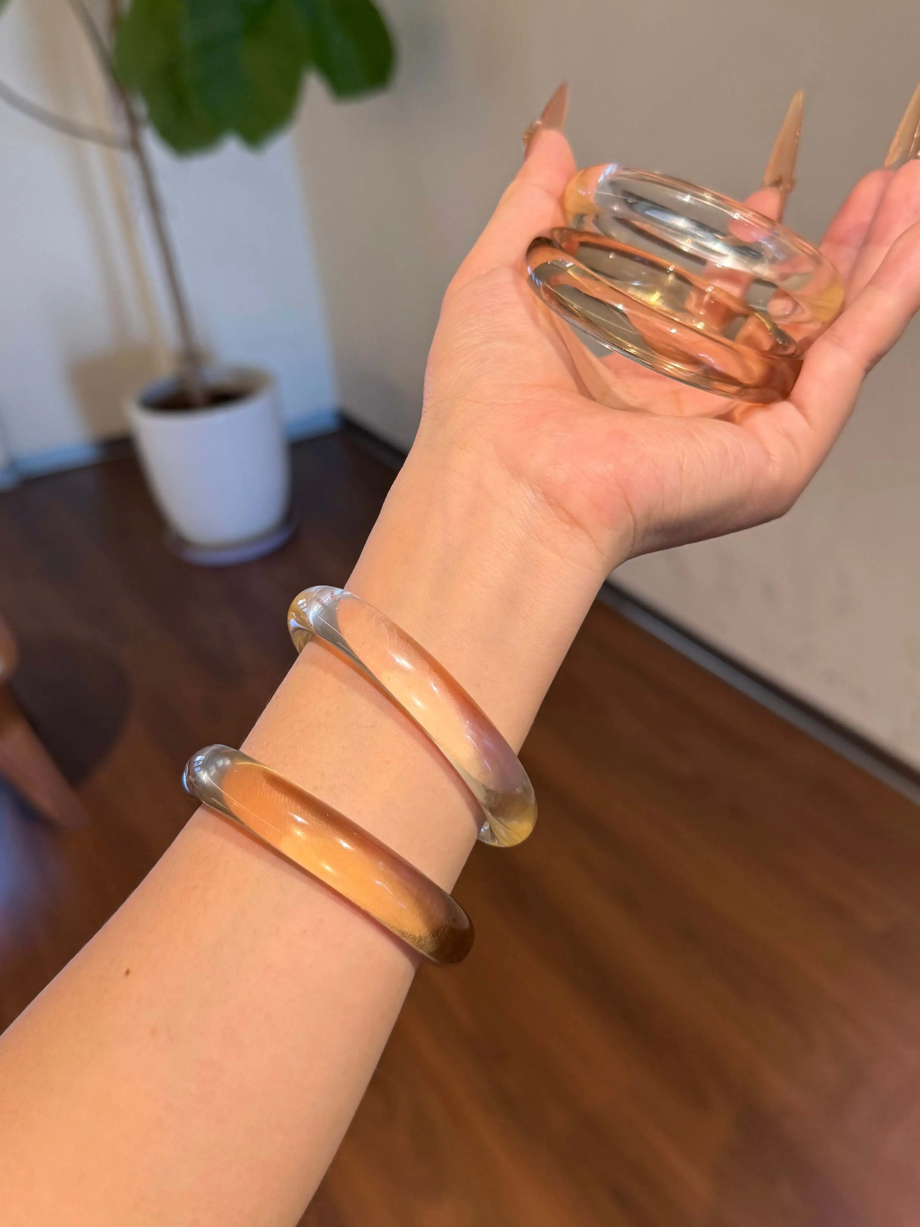 Champagne gold crystal jade bracelet women's national style new Chinese white moonlight jade bracelet agate
Champagne gold crystal jade bracelet women's national style new Chinese white moonlight jade bracelet agate