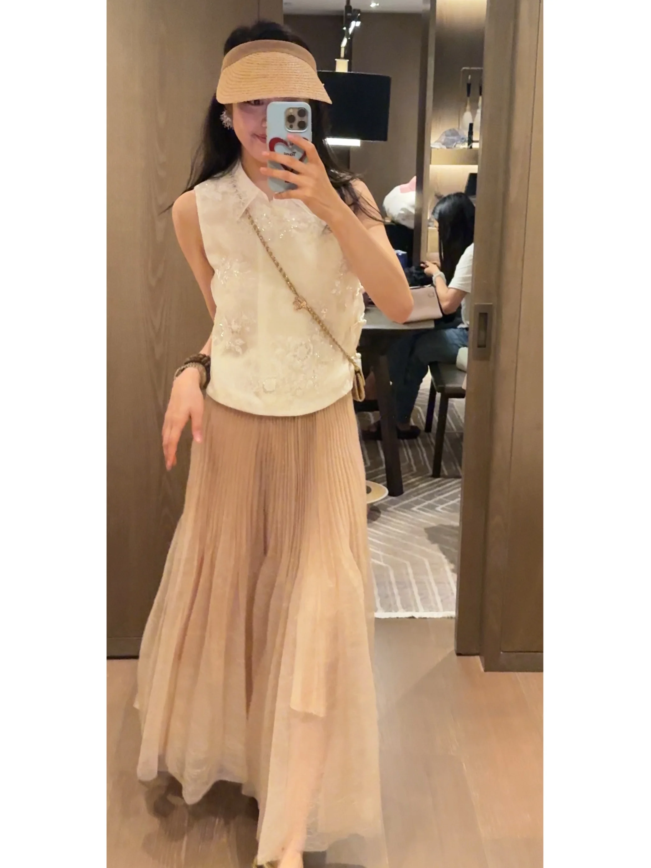 Elegant Handmade Beaded Collared Shirt for Women New Chinese Style Summer Fashion High Waist Breathable Polyester Fiber Top
Elegant Handmade Beaded Collared Shirt for Women New Chinese Style Summer Fashion High Waist Breathable Polyester Fiber Top