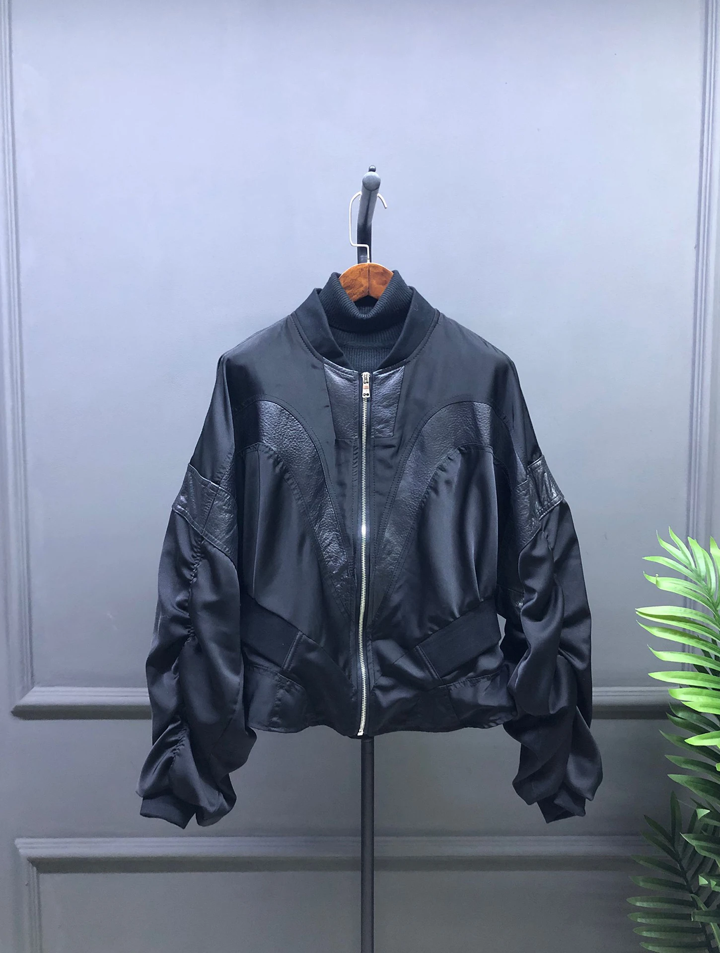 Sweet Cool Real Leather Patchwork Baseball Jaet Women's ort Loose Outerwear Asymmetric Motorcycle eepskin Cloth Jaet
Sweet Cool Real Leather Patchwork Baseball Jaet Women's ort Loose Outerwear Asymmetric Motorcycle eepskin Cloth Jaet