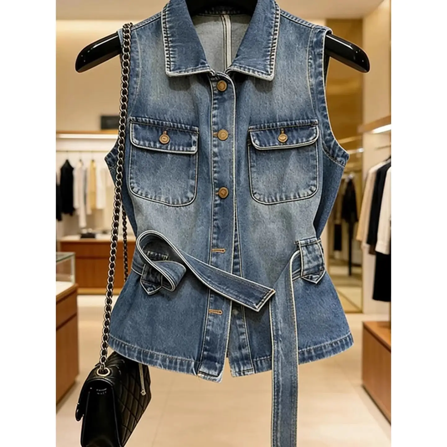 Fashionable Denim Vest Women's Spring Summer Slimming Sleeveless Double Pocket Workwear Style Trendy Waist-Cinching Belted
Fashionable Denim Vest Women's Spring Summer Slimming Sleeveless Double Pocket Workwear Style Trendy Waist-Cinching Belted