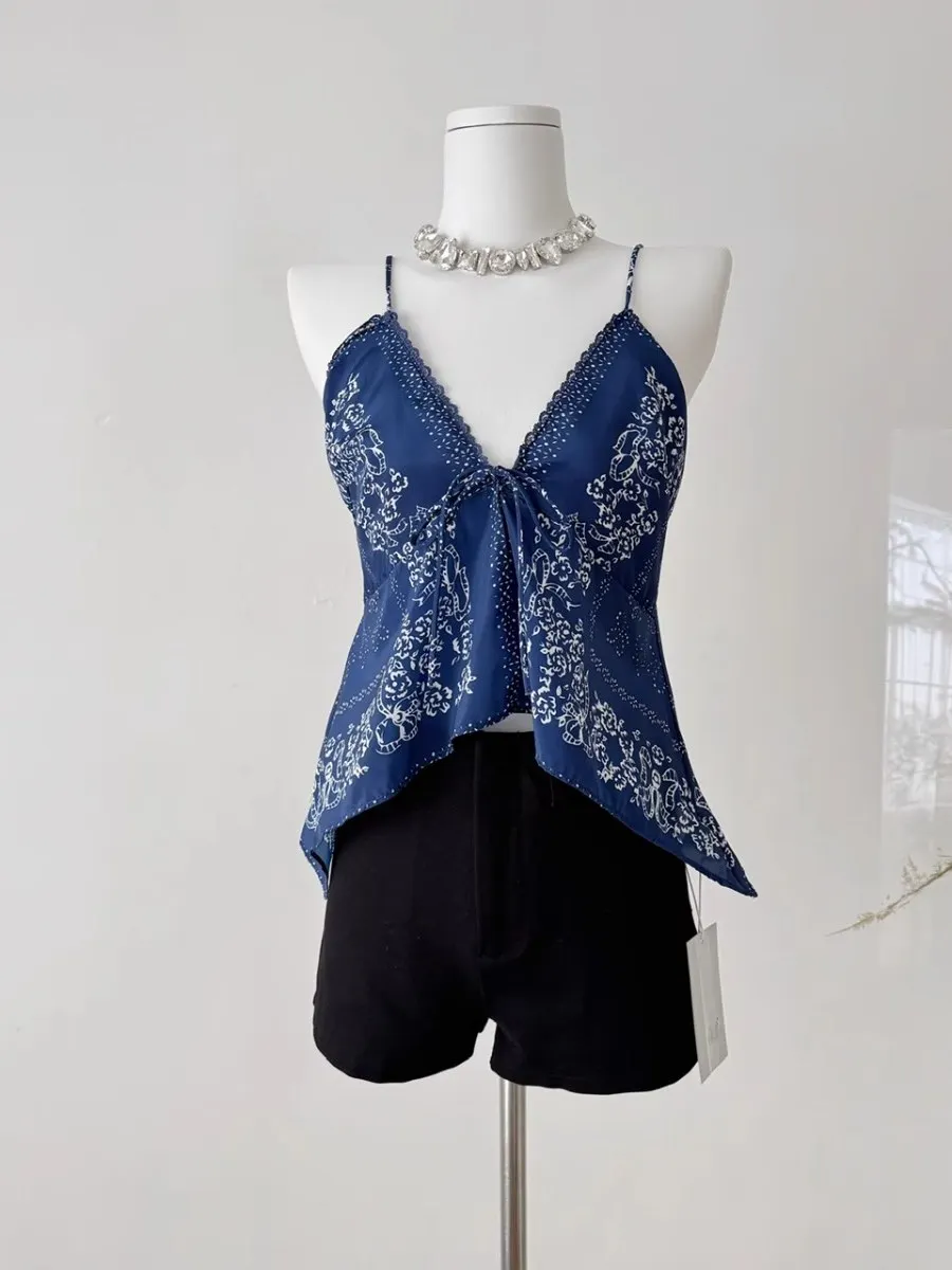 ssTss American Retro Blue V-Neck Lace-Up Sling Vest Summer 2025 New Irregular Slim Sleeveless Tank Top Camis
ssTss American Retro Blue V-Neck Lace-Up Sling Vest Summer 2025 New Irregular Slim Sleeveless Tank Top Camis