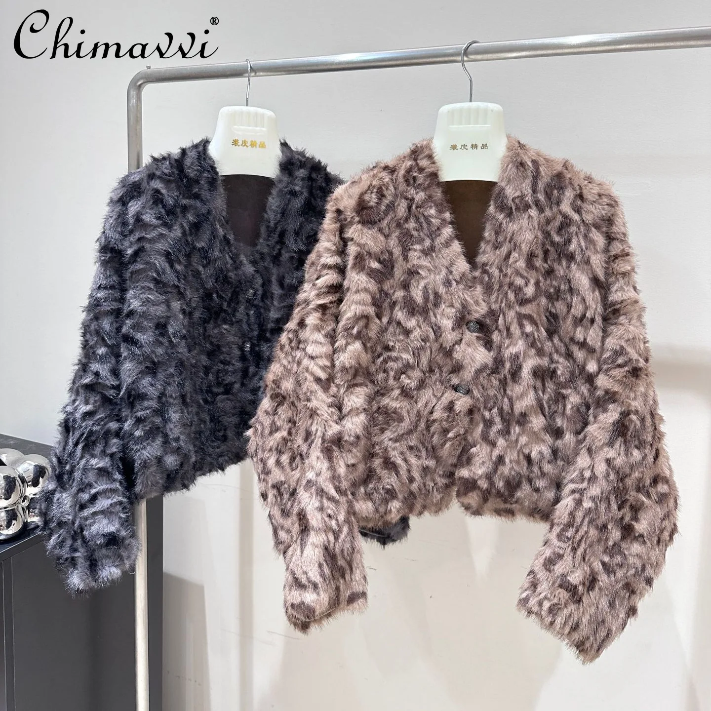 2025 Winter Fashion Elegant Socialite Eco-Friendly Fur Coat V-Neck Long Sleeve Single-Breasted Leopard Faux Fur Jacket for Women
2025 Winter Fashion Elegant Socialite Eco-Friendly Fur Coat V-Neck Long Sleeve Single-Breasted Leopard Faux Fur Jacket for Women