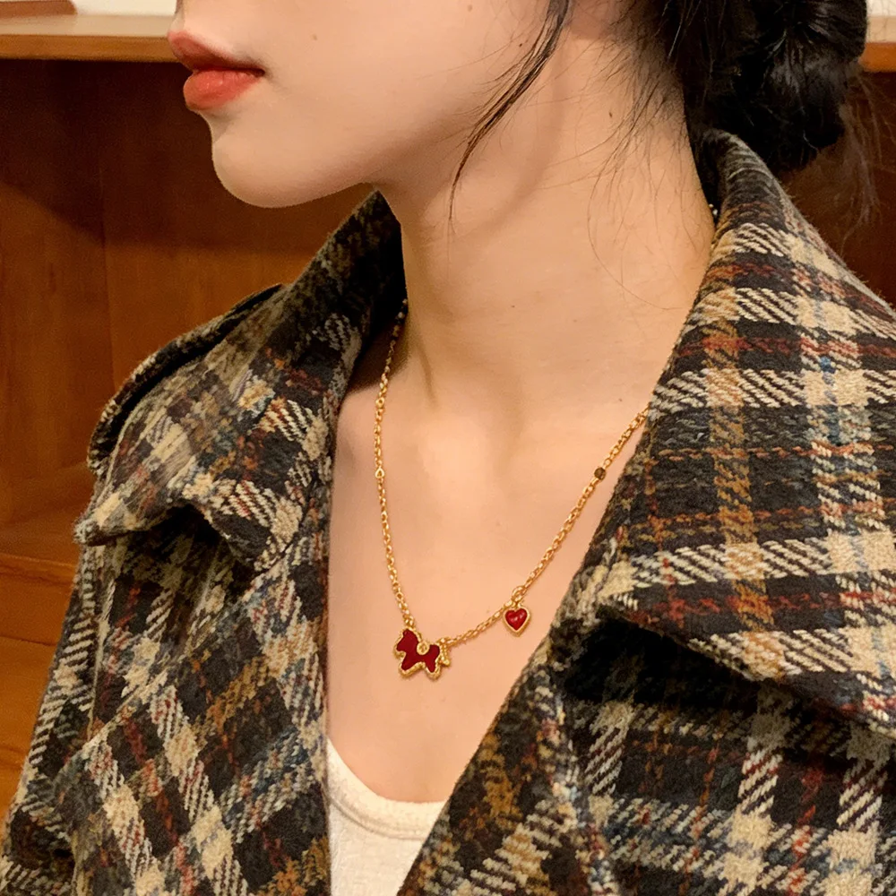 Red love oil dripping pony zodiac necklace, light luxury and high-end sense, make money immediately, birth year clavicle chain
Red love oil dripping pony zodiac necklace, light luxury and high-end sense, make money immediately, birth year clavicle chain