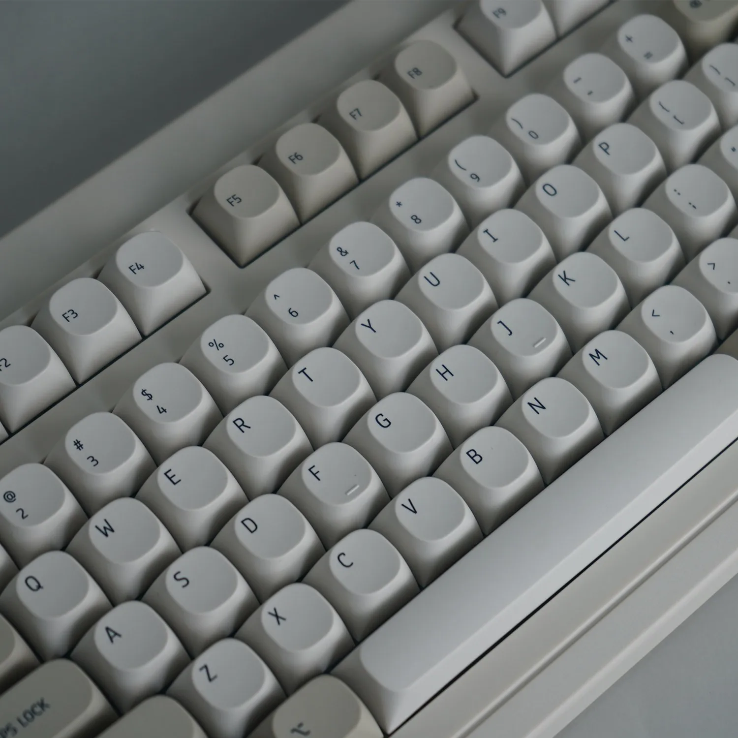 Retro style keycap MA height pbt material small full set opaque classic color scheme high ball cap mechanical keyboard
Retro style keycap MA height pbt material small full set opaque classic color scheme high ball cap mechanical keyboard
