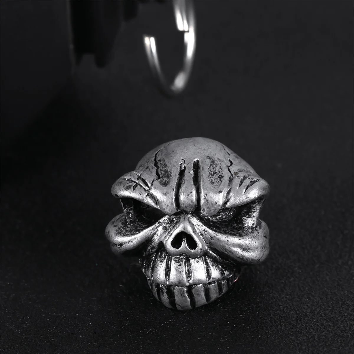 1Set Skull Head Tire Caps Durable Motorcycle Bike Valve Covers Silver Protective Chic Skull Head Cap Motorcycle Cap
1Set Skull Head Tire Caps Durable Motorcycle Bike Valve Covers Silver Protective Chic Skull Head Cap Motorcycle Cap