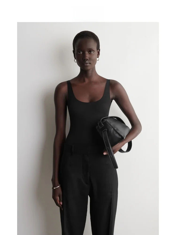 Женский трикотажный костюм COS Slim Fit: новинка весенней коллекции, двойная резинка, повседневный, комфортный, из нейлоновой смеси
Женский трикотажный костюм COS Slim Fit: новинка весенней коллекции, двойная резинка, повседневный, комфортный, из нейлоновой смеси