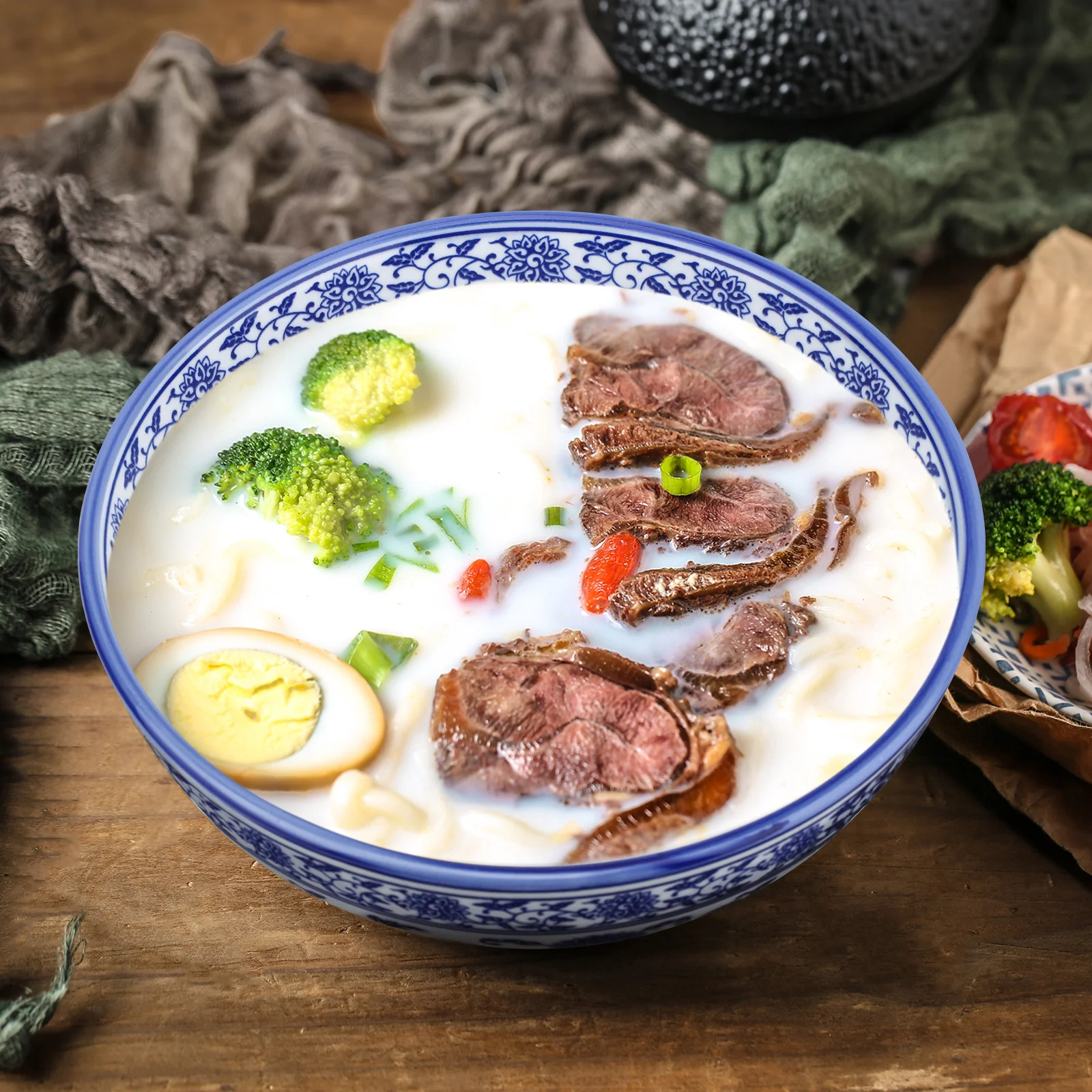 1Pcs Blue and White Ceramic Bowl Chinese Style Kitchen Tableware for Soup Noodles Salads Fruits Home Buffet Ceramic Bowl
1Pcs Blue and White Ceramic Bowl Chinese Style Kitchen Tableware for Soup Noodles Salads Fruits Home Buffet Ceramic Bowl