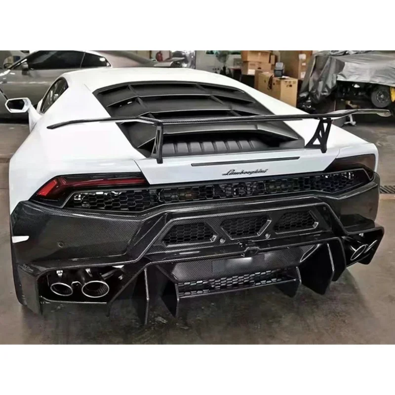 Suitable for Lamborghini Huracan LP610 LP580 LP640 modified body kit V style forged carbon fiber rear bumper
Suitable for Lamborghini Huracan LP610 LP580 LP640 modified body kit V style forged carbon fiber rear bumper