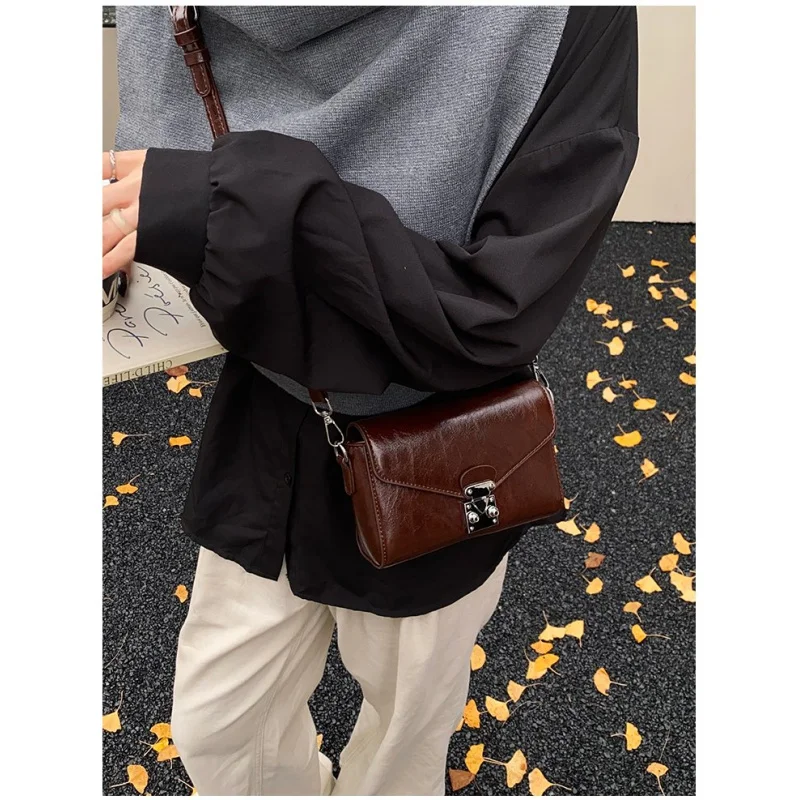 Элитная женская большая сумка из кожи из микрофибры с высококачественным элегантным винтажным элегантным винтажным легким мягким виглядом
Элитная женская большая сумка из кожи из микрофибры с высококачественным элегантным винтажным элегантным винтажным легким мягким виглядом 